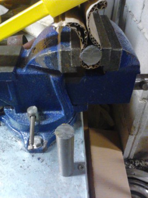Short piece of 1" round